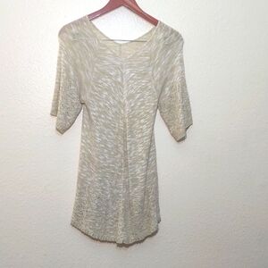 SLIGHTLY USED CROCHET LIGHT WEIGHT TOP NO SIZE